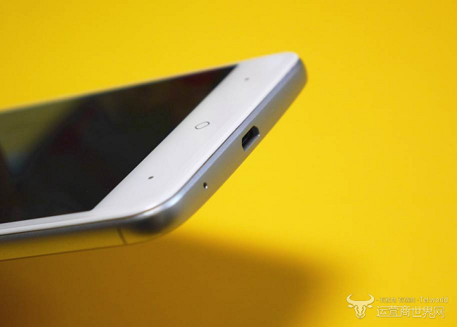 中国移动A4手机 中国移动A4手机