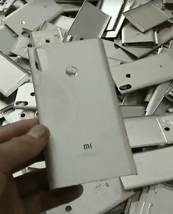 要首发骁龙636！红米Note 5没跑了：继续全面屏